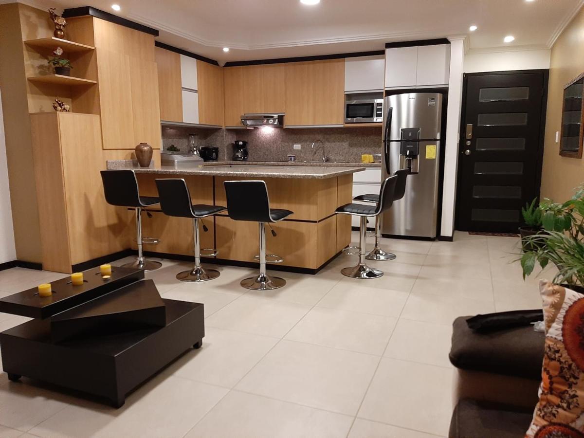 Condominio La Victoria, Departamento En Cuenca 1 Экстерьер фото